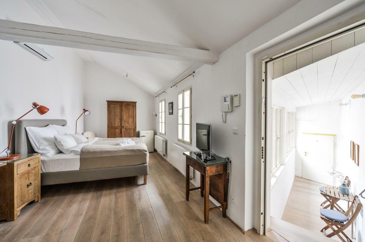 Cozy Quiet At Charles Bridge Apartment Prag